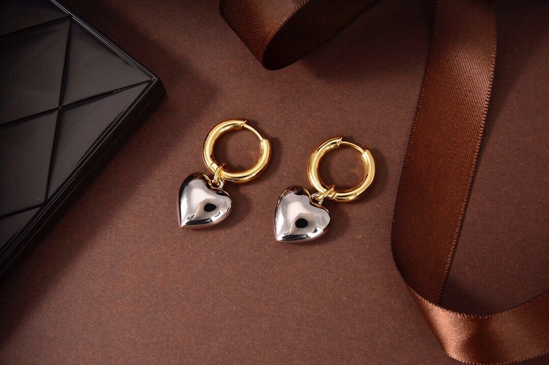 BAE1  The new earrings are unique in design, avant-garde, and must-have for beauties  Jewelry