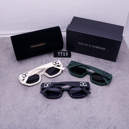 7713 Sunglasses with box