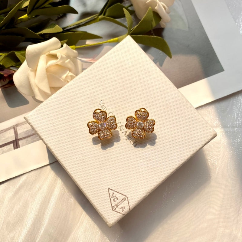 VAE24  Four hearts full of diamond flowers, high carbon diamond full diamond earrings   Jewelry