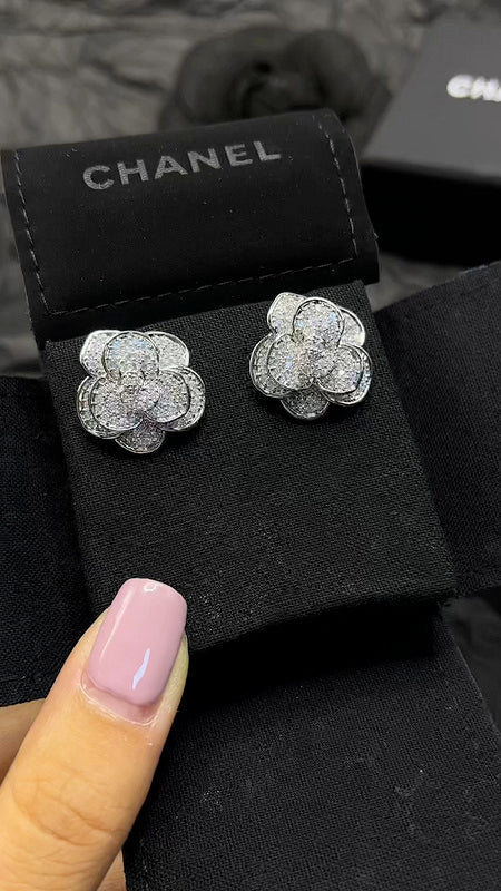 A1089   Women's camellia studded with diamond earrings  jewelry