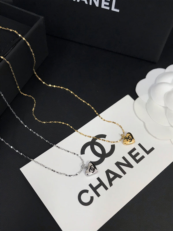 X596   Women's heart-shaped drip necklace jewelry