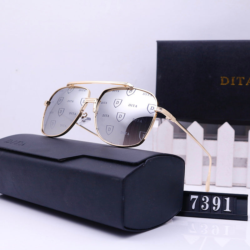 7391 Sunglasses with box