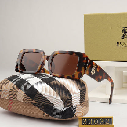 30032  Sunglasses with box