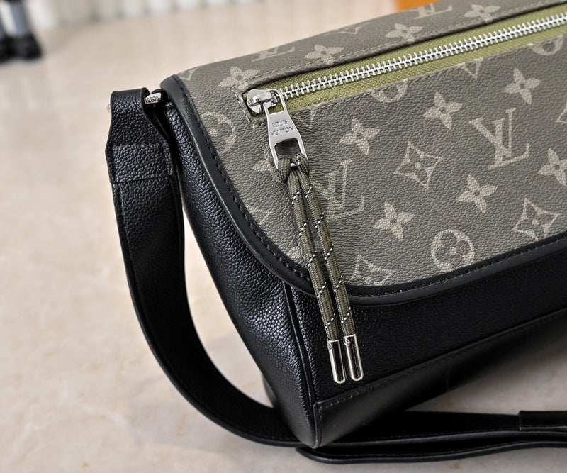 LLP016 Leather bag 26.6-17-11CM   for women and men Bags