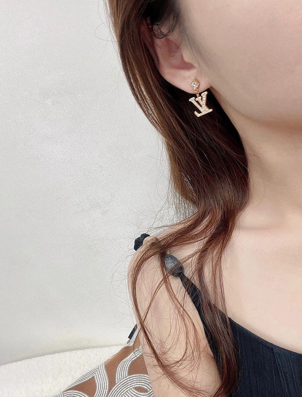 A1126  Women's new fashion stud earrings jewelry