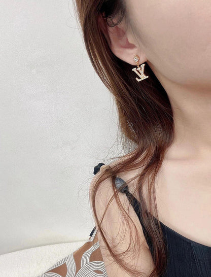 A1126  Women's new fashion stud earrings jewelry