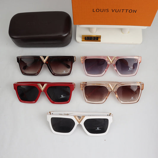 1732 Sunglasses with box