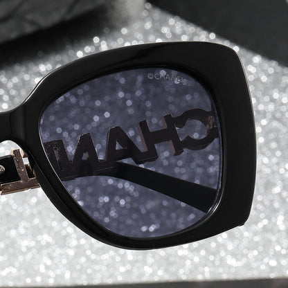 6047  Sunglasses with box