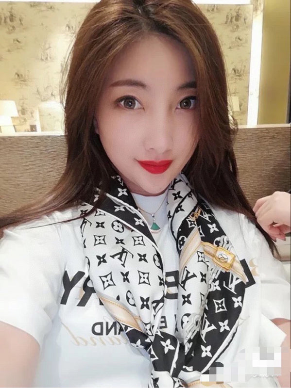 XLC18 Silk satin 90-90CM Scarf