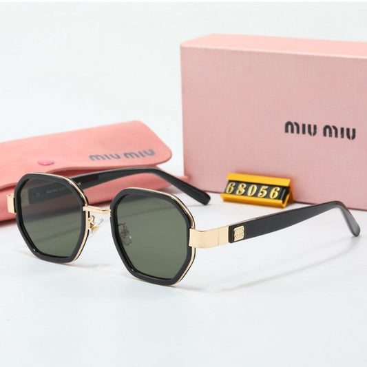 68056 Sunglasses with box