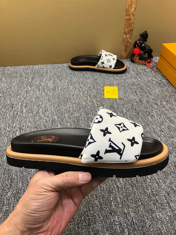 YLS1 shoes man and women slippers  with all packaging