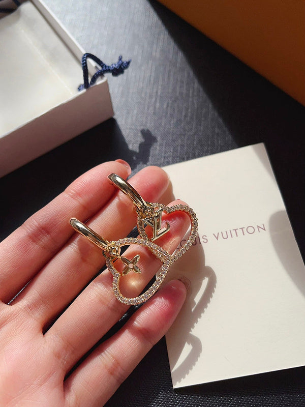 A1105  Women's new fashion stud earrings jewelry