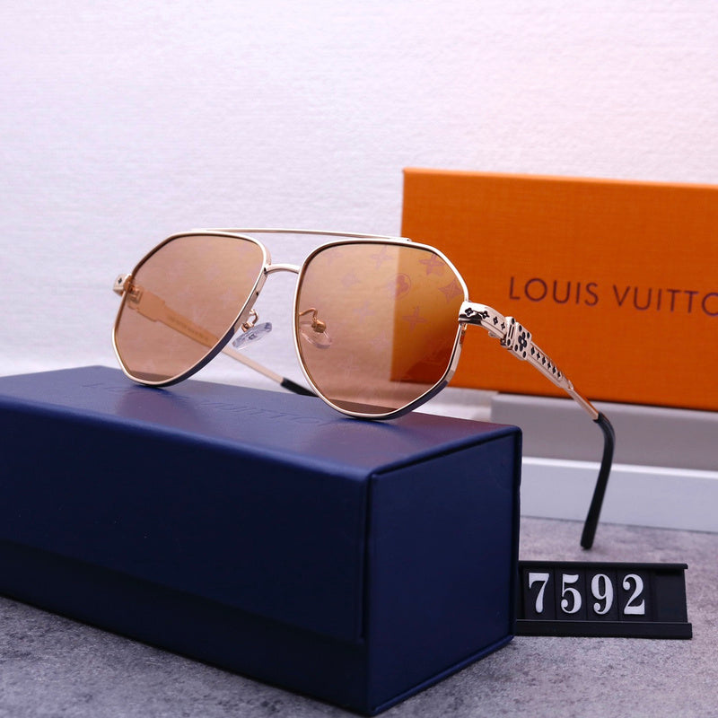 7592 Sunglasses with box