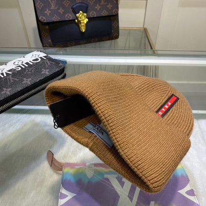 SPAH2   Classic red striped knit hat