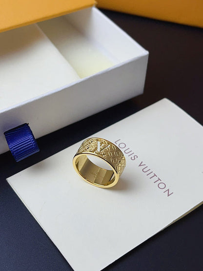 J114   New titanium steel ring jewelry