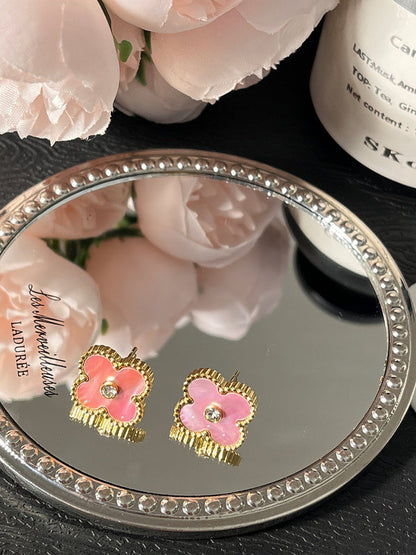 A932   Natural pink mothershell diamond stud earrings jewelry