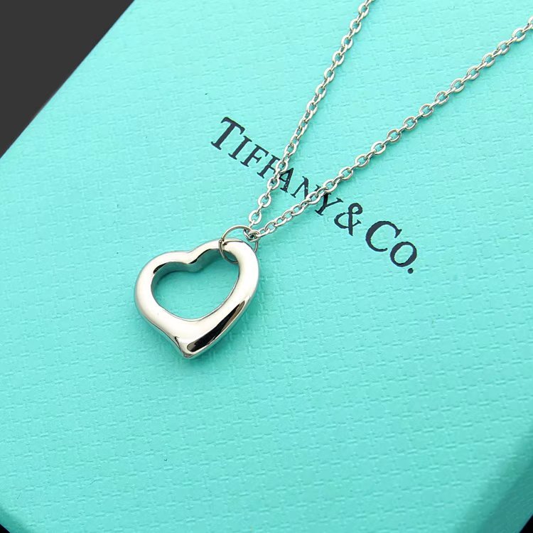 TN024  Women's heart-shaped stainless steel necklace jewelry