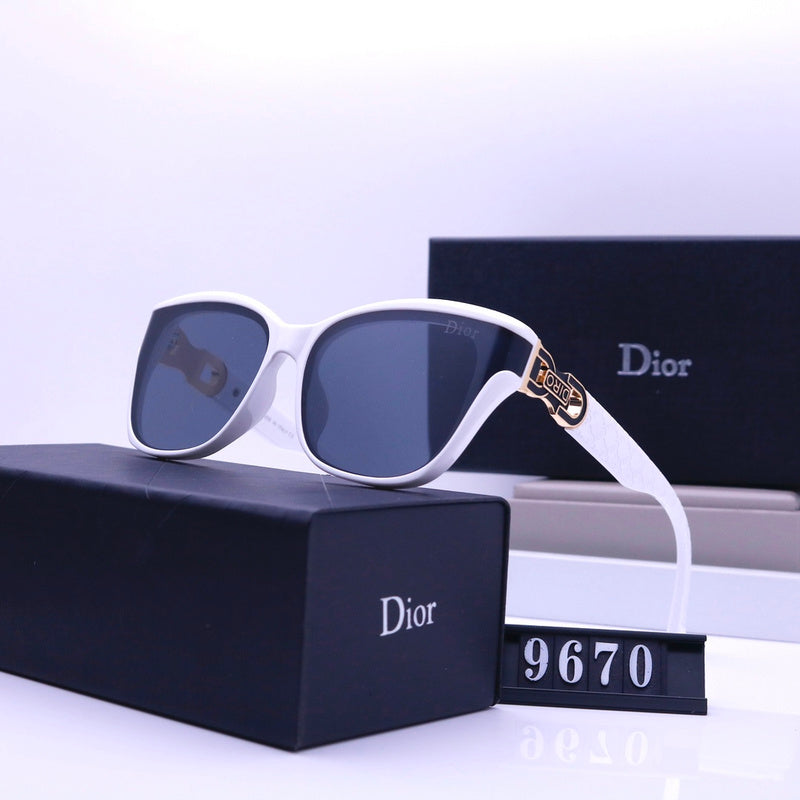 9670  Sunglasses with box