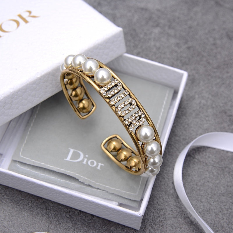 DIB21 Classic gold-plated women bracelets  Jewelry