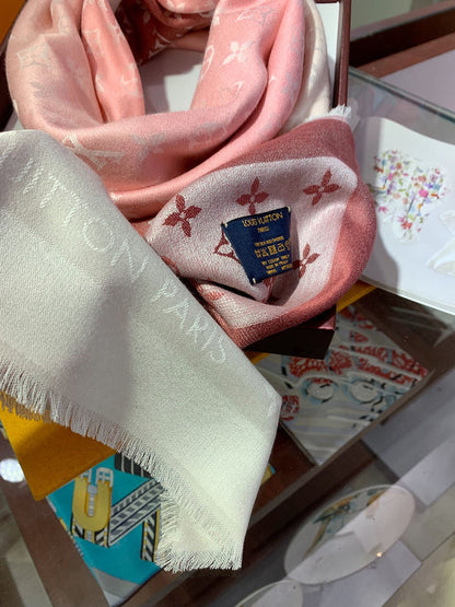 XLC28 Hidh quality 60% silk 40% wool Scarf Can choose box