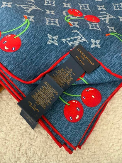 XLC12 Silk satin 90-90CM Scarf