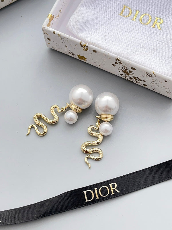 A1099  Women's new fashion stud earrings jewelry