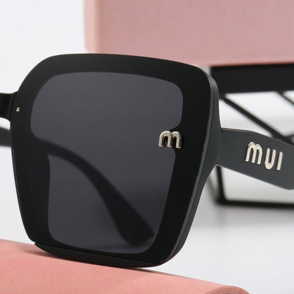 7703 Sunglasses with box