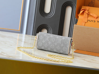 LLP218 Shoulder Bag 20.5-11-6CM Bags With Box