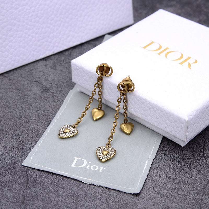 DE121  Women's Brass Heart Stud Earrings  Jewelry