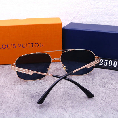 2590   Sunglasses with box