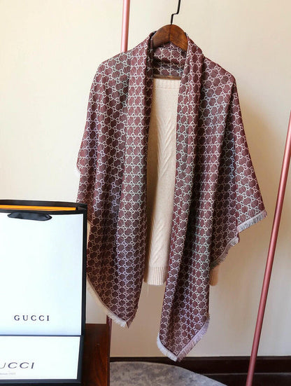 GSC21 Scarf 140-140CM 31% rayon, 28% cotton, 23% wool, 10% silk, 8% metal fiber Can choose Box