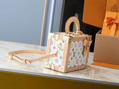 LLP021 Leather Bag 22.5-17-11CM Hard box high-quality Shoulder Bags