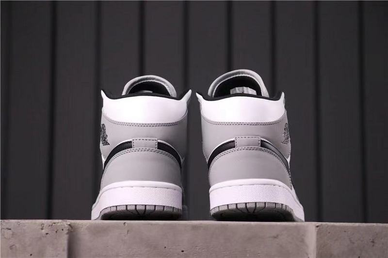 AJS51 Classic leather high quality with box size 40-46 for men