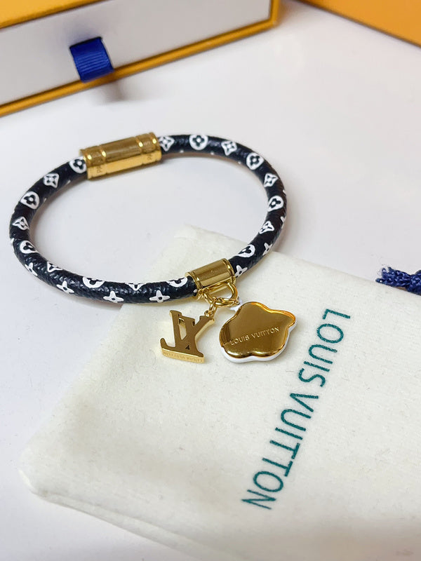 S445  Titanium steel dog bracelet jewelry