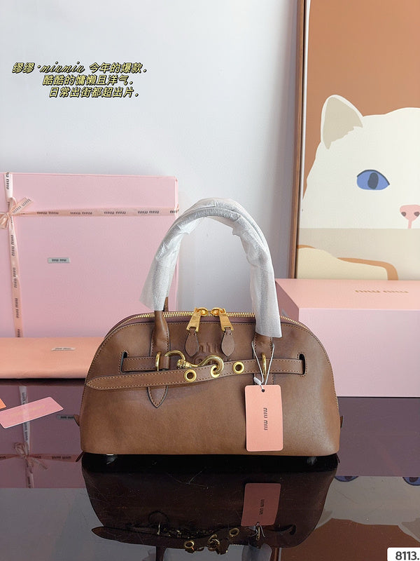 MMIB3  A vintage leather bag measuring 32*11*16cm