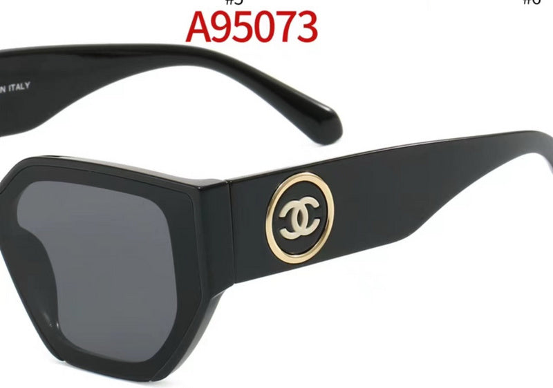 95073  Sunglasses with box