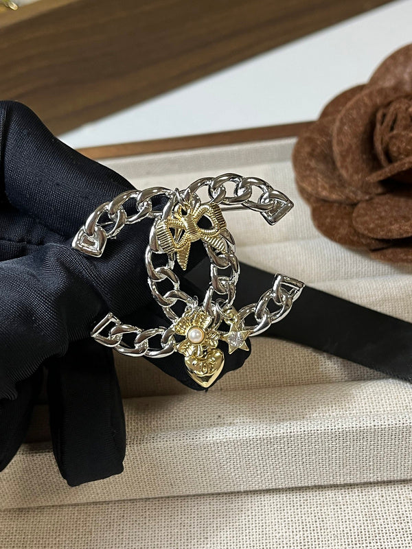 D173  Women's brooch jewelry