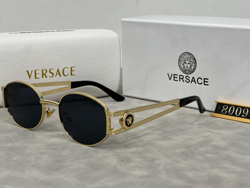 8009  Sunglasses with box