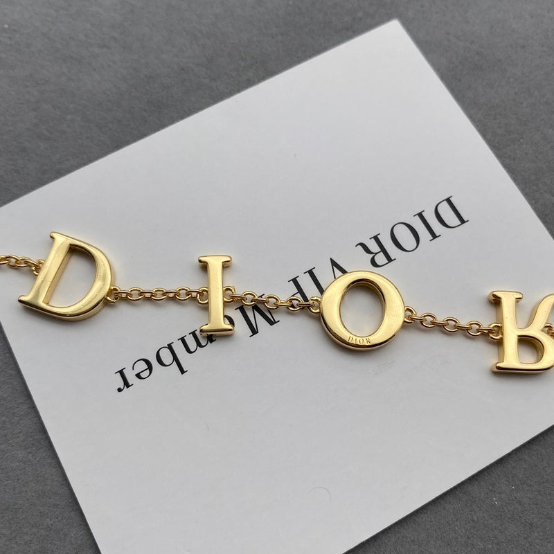 DIB38  Letter bracelet, delicate and delicate  Jewelry