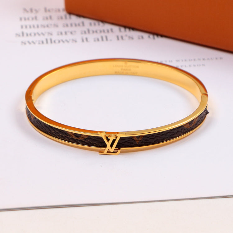 LVB117 fashion lady 316L V bracelet bangle flower bracelet jewelry