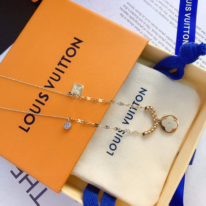 X113  Titanium steel four-leaf flower bead necklace jewelry