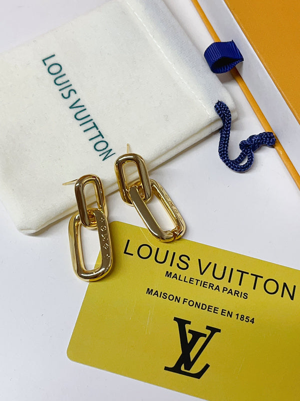 A1142  Ladies' earrings and jewelry