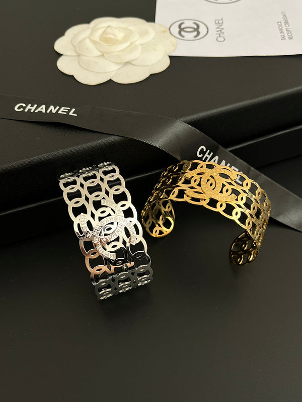 S432  Women's hollow bracelet jewelry