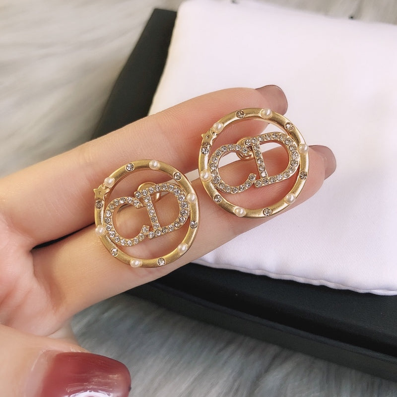 DE70 Classic women earrings  Jewelry