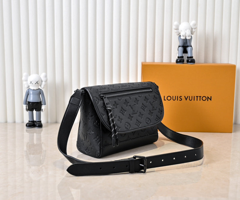 LLP016 Leather bag 26.6-17-11CM   for women and men Bags