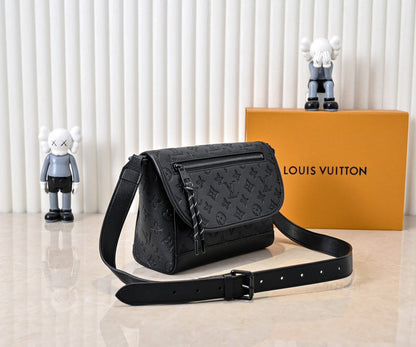 LLP016 Leather bag 26.6-17-11CM   for women and men Bags