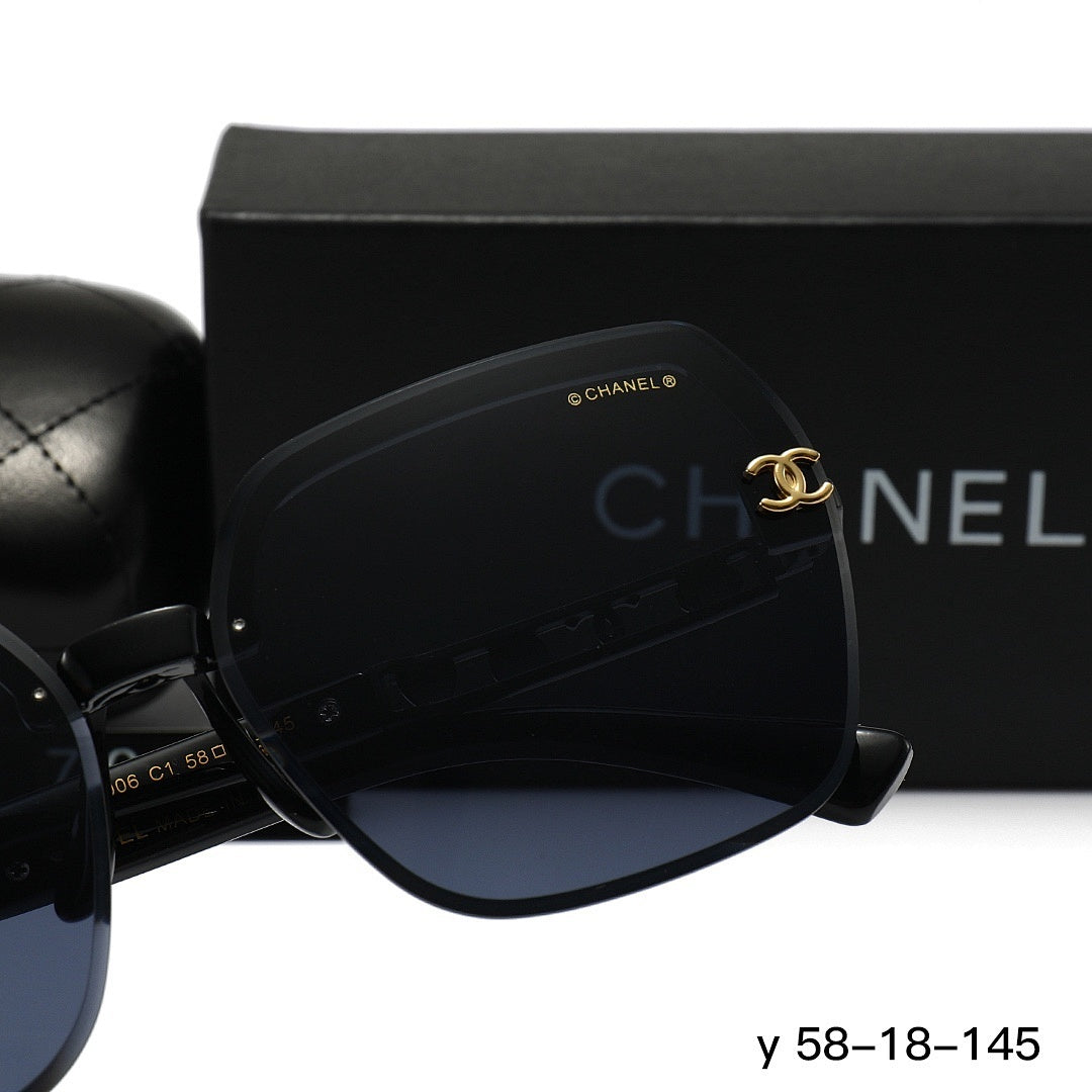 70006  Sunglasses with box