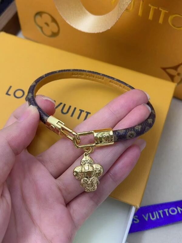 S458  Women's titanium steel bracelet jewelry