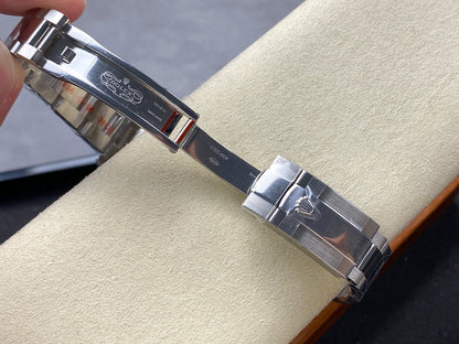 RW6  Women's Oyster log watch 31mm