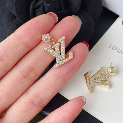 A1126  Women's new fashion stud earrings jewelry